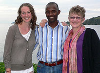 Laura, RK Project Manager Patrick Nimubona, Cari